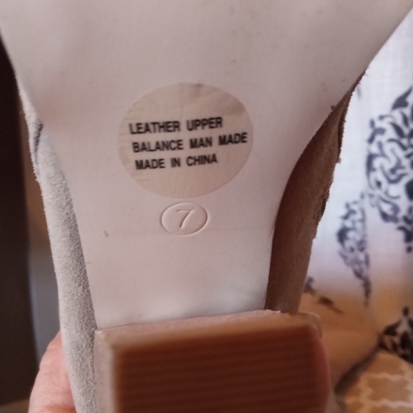 Seychelles Tan/ Camel Suede Boots - Picture 10 of 11